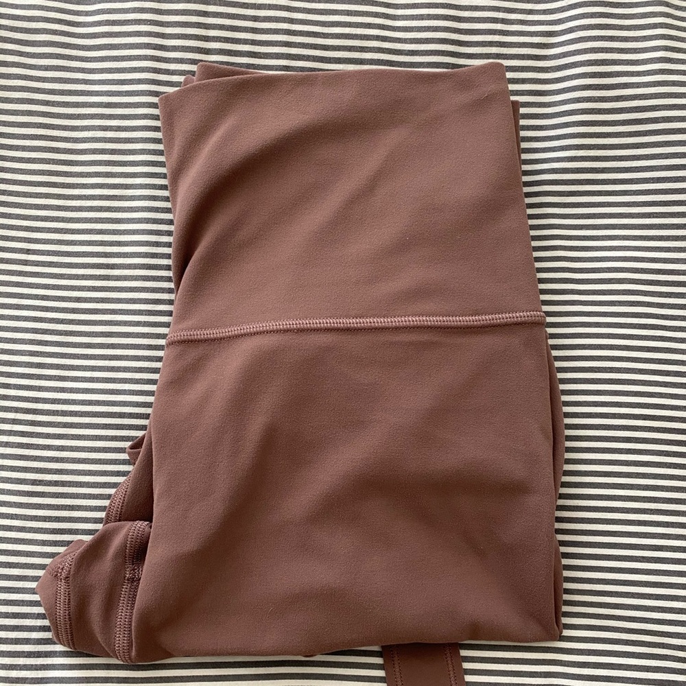 Love Knot Align Crops